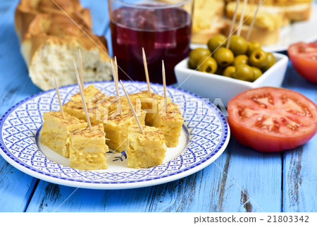 spanish omelet, olives and tinto de verano 21803342