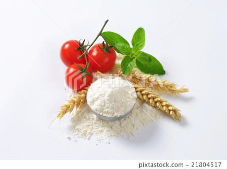 Bowl of wheat flour 21804517