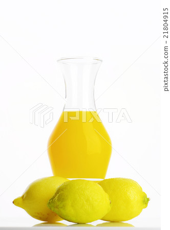 Lemon juice drink 21804915