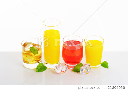 Variety of cold drinks 21804930