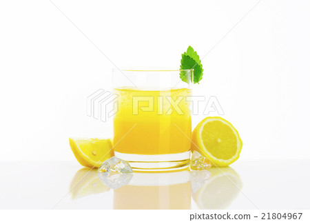 Glass of lemon juice drink 21804967