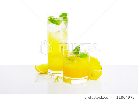 Glasses of lemon juice drink  21804973