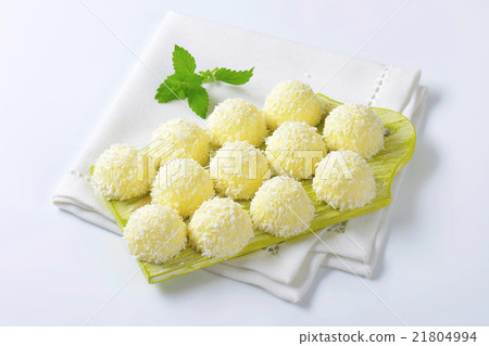 White Chocolate Coconut Truffles 21804994