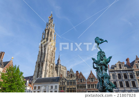 Statue of Brabo and the Cathedral of our Lady Statue of Brabo and the Cathedral of our Lady 21807828