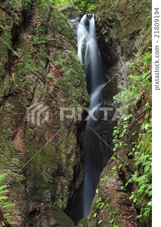 Kurosan Mitsutaki Tengu Waterfall 21809194