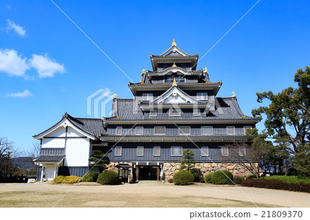 烏鴉城堡鑄在河上 - 岡山城堡 -  21809370