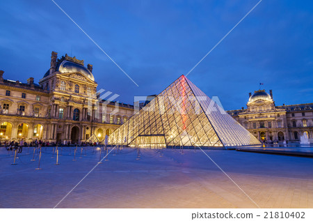 Twilight at Louvre museum 21810402