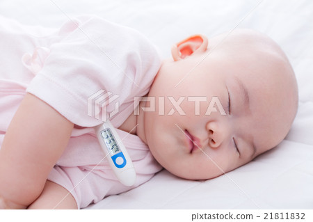 Close-up newborn baby sleeping Close-up newborn baby sleeping 21811832