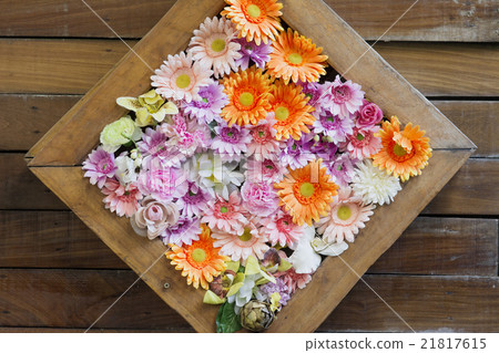 Many flowers held together beautifully 21817615
