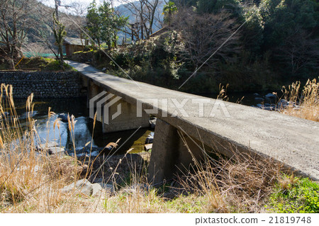 高知縣四萬十市Sawatari沉積橋 高知縣四萬十市Sawatari沉積橋 21819748