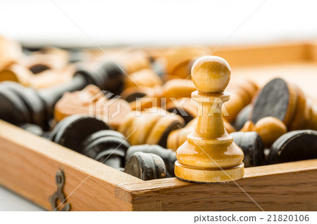 Wooden pawn  21820106
