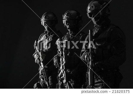 Spec ops police officersSWAT 21820375