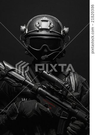 Spec ops police officer SWAT 21820386