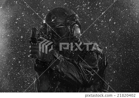 Spec ops police officer SWAT 21820402