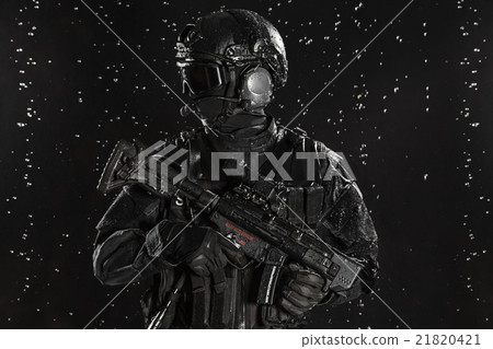 Spec ops police officer 21820421