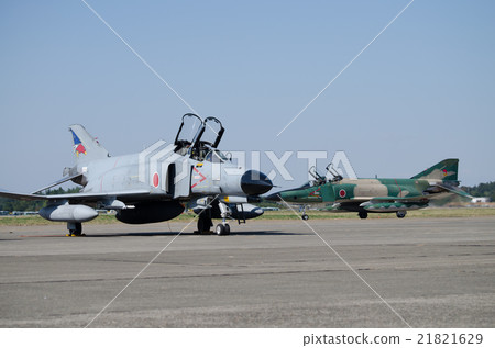 F - 4 EJ (revised) and RF - 4 E 21821629