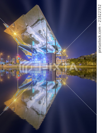 Modern ceiling of a flea market, Barcelona Modern ceiling of a flea market, Barcelona 21822352