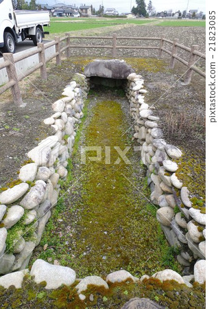 Shinshu Matsumoto City Special Historic Site Yasuzuka No. 6 Ancient Tombstone Landscape Vertical View A tomb of the early eighth century 21823085
