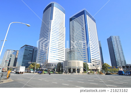 Toyosu station crossing intersection 21823182