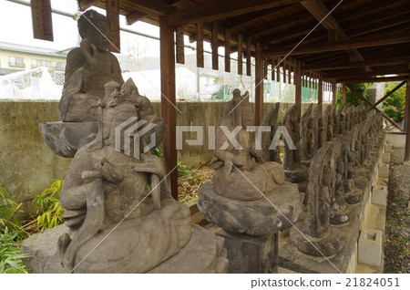 Shinshu Okaya Masakuni Shrine Stone Saikoku Three Kannon statues The temple that worships the old Buddha of the class class and the temple that has a stone Buddha that was built at the end of the Tokugawa period 21824051