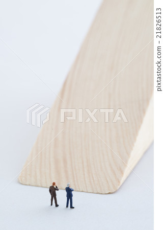 Images of businessmen who confront difficulties 21826513