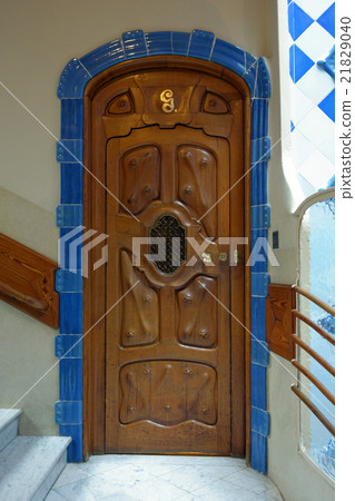 Casa Batlló's door (Barcelona, Spain) Casa Batlló's door (Barcelona, Spain) 21829040