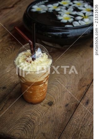 Iced coffee smoothie, soft focus  21831636