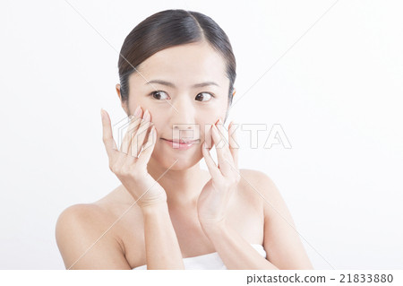 Female Beauty Skincare Late 20s to 30s Image White Back Female Beauty Skincare Late 20s to 30s Image White Back 21833880