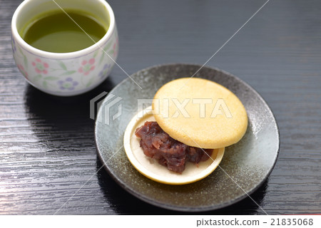 Japanese sweets also 21835068