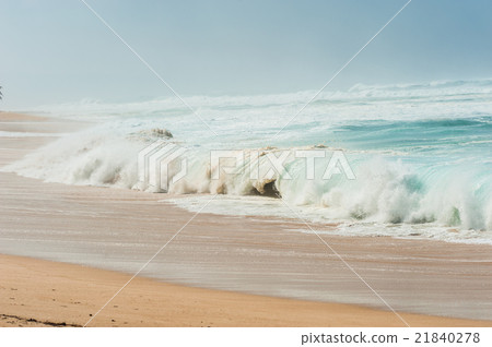 Hawaii, North Shore in winter Hawaii, North Shore in winter 21840278