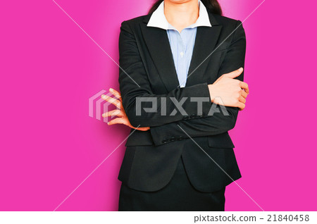 擔心的女商人,桃紅色背景 擔心的女商人,桃紅色背景 21840458