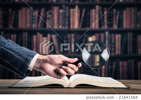 書和放大鏡 書和放大鏡 21841568