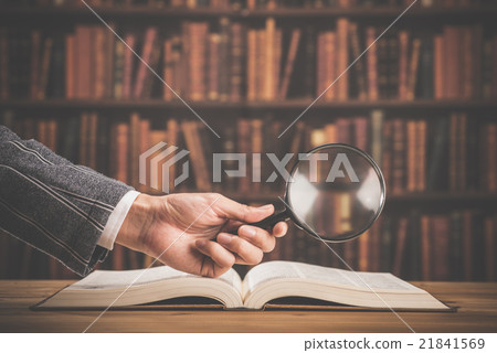 書和放大鏡 書和放大鏡 21841569