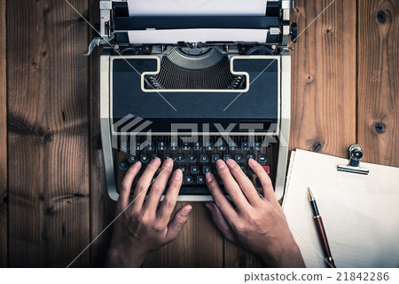 經營打字機的人 21842286