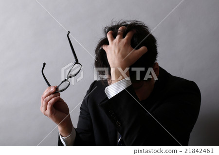 商人抱著他的頭 21842461