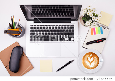 Top view laptop or notebook workspace office  21843376