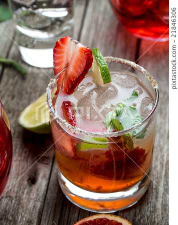 Strawberry mojito cocktail Strawberry mojito cocktail 21846306
