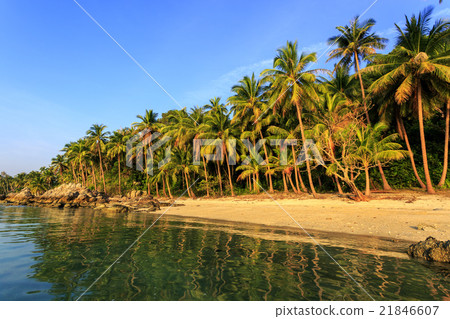 Taling Ngam Beach at evening Taling Ngam Beach at evening 21846607