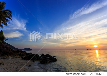 Dramatic Sunset in Samui, Thailand Dramatic Sunset in Samui, Thailand 21846616