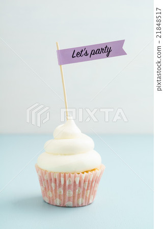 Party cupcake with buttercream 21848517