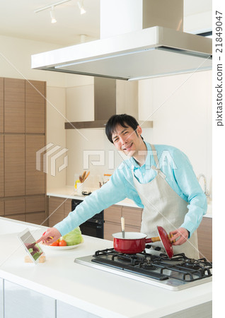 Cooking image (1 man) 21849047