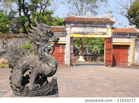 Dragon statue in Imperial palace, Hue, Vietnam Dragon statue in Imperial palace, Hue, Vietnam 21850217