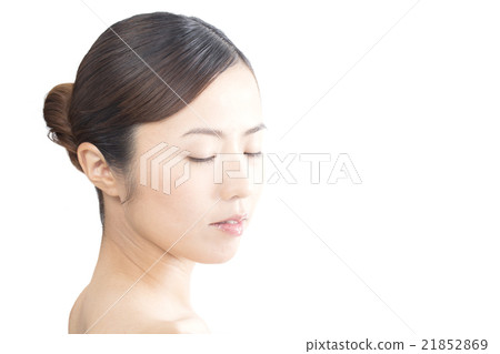 Female Beauty Image Late 20s to 30s General Purpose Eyes Close White Back Copy Space 21852869