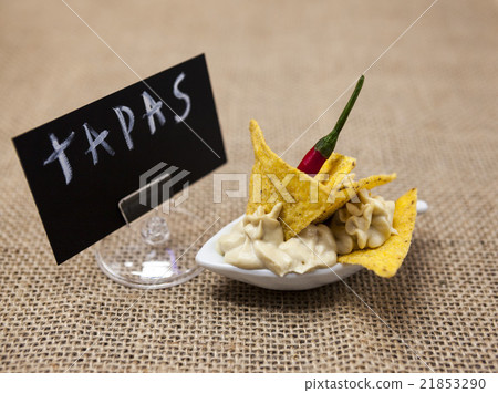 Delicious Jewish hummus with spicy red pepper Delicious Jewish hummus with spicy red pepper 21853290
