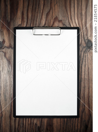 Clipboard with blank paper  21854575