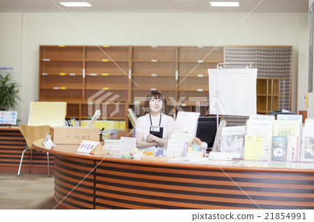 在圖書館工作的婦女 在圖書館工作的婦女 21854991