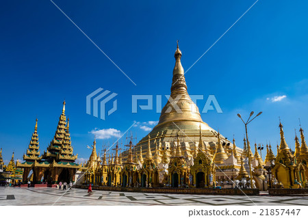 藍天的Shuedagon塔 21857447