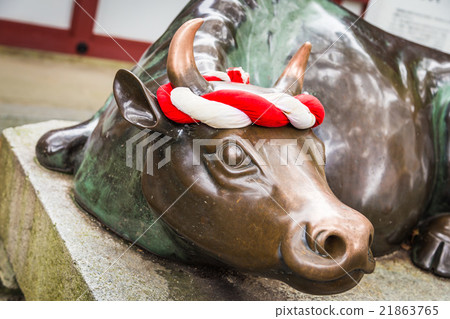 holy ox statue in Dazaifu Tenmangu Shrine, Fukuoka 21863765