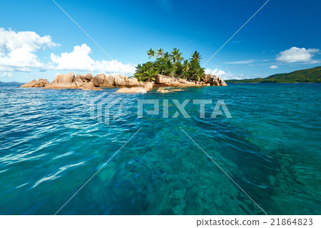 Beautiful tropical island 21864823