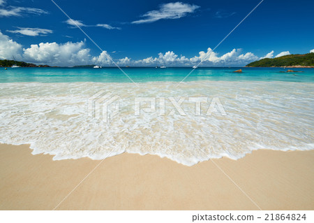 Beautiful beach at Seychelles 21864824